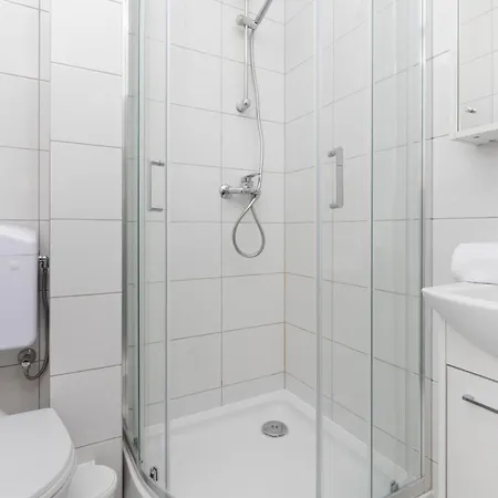 With Balcony 300 M To The By Renters Apartment Sopot