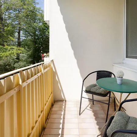 With Balcony 300 M To The By Renters Apartment Sopot
